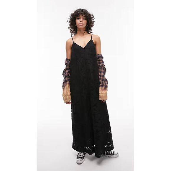 Topshop Dresses & Skirts - Topshop Floral Lace Maxi Chuck On in Black, Medium 8-10q q